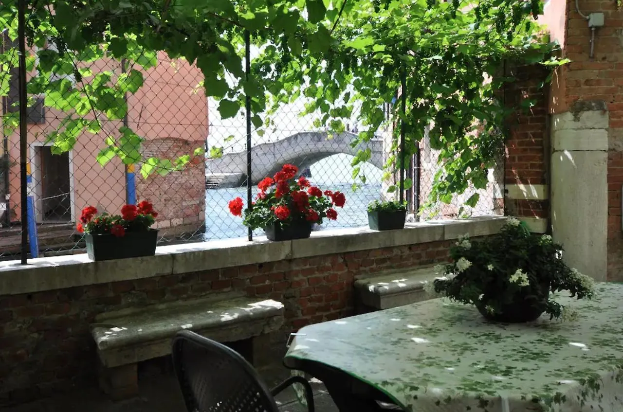 Garden In Venice Biennale İtalya